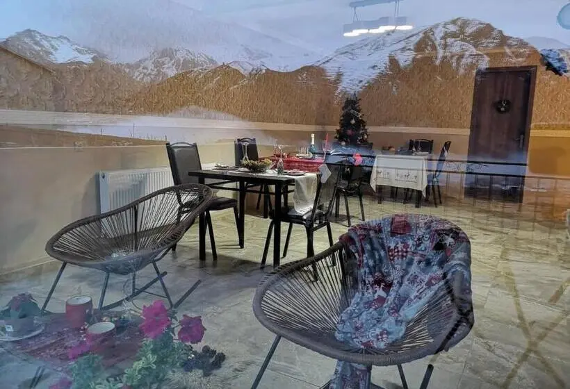 هاستل Nikolo Inn