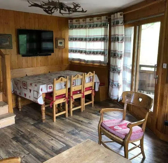 Chalets De Julie
