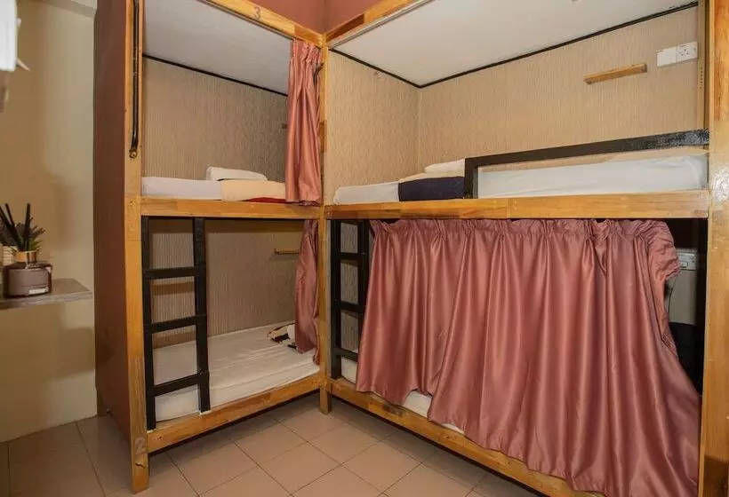 Eb 2 Hostel