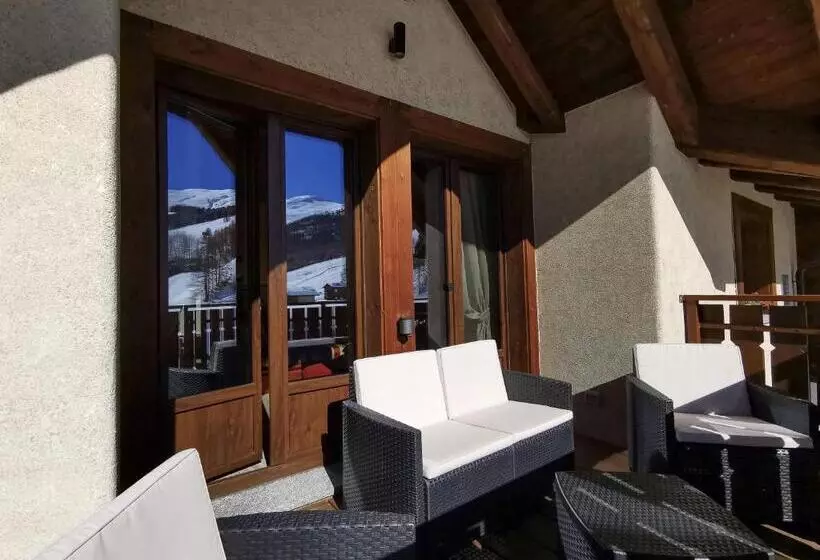 هتل Agriturismo La Poina