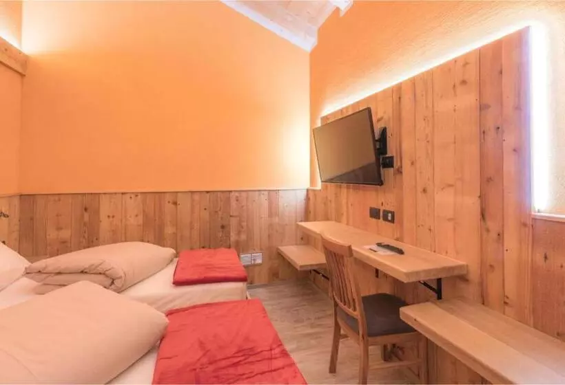 هتل Agriturismo La Poina