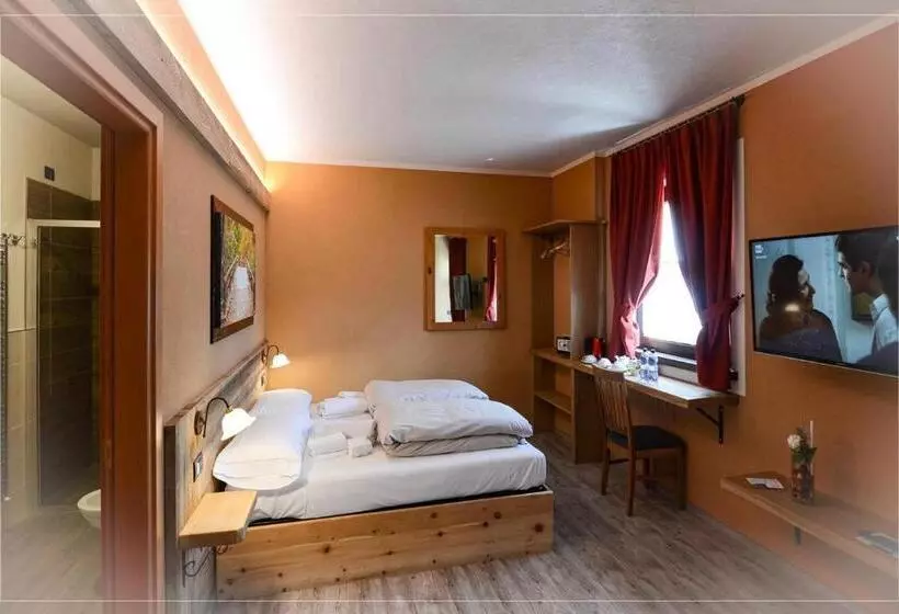 هتل Agriturismo La Poina