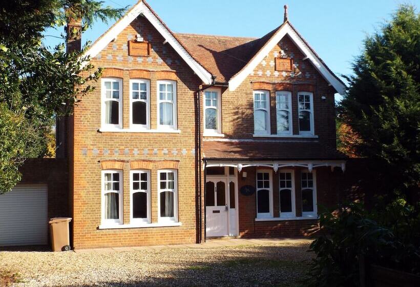 Отель Brookside Lodge