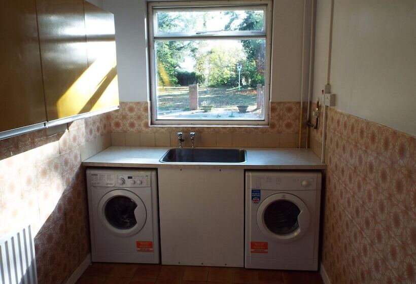 Отель Brookside Lodge