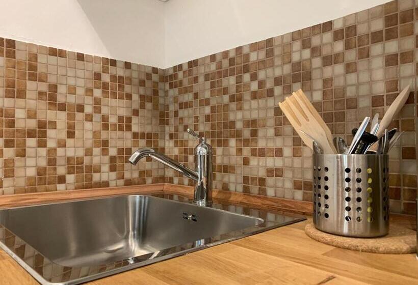 پانسیون Domus Plaza