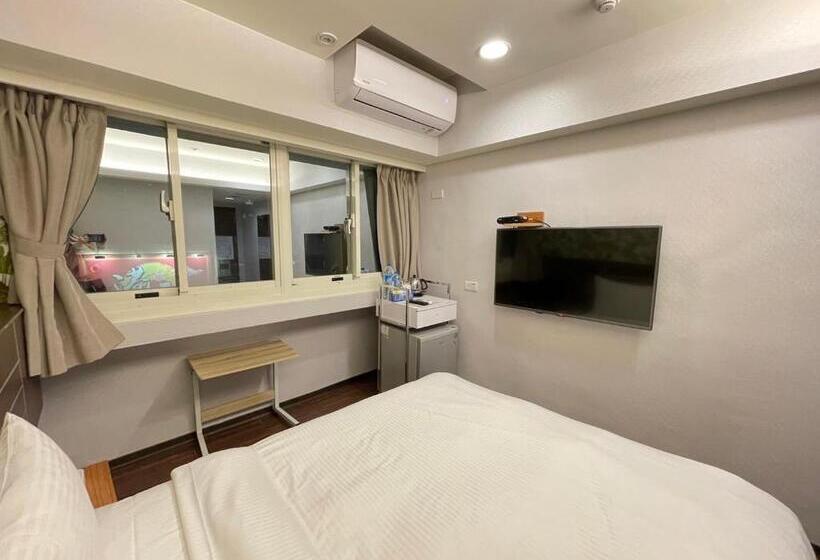 هاستل Jung Shin