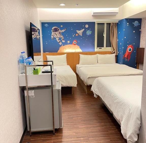 هاستل Jung Shin