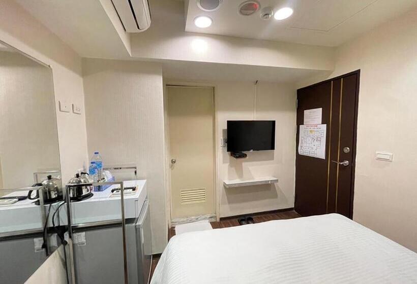 هاستل Jung Shin