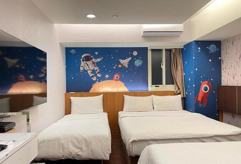 هاستل Jung Shin