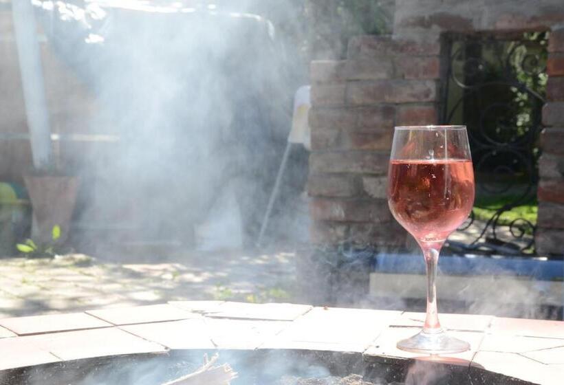 ペンション Karikatúra Vendégház