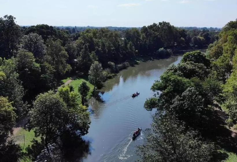 پانسیون Karikatúra Vendégház