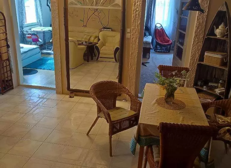 پانسیون Karikatúra Vendégház