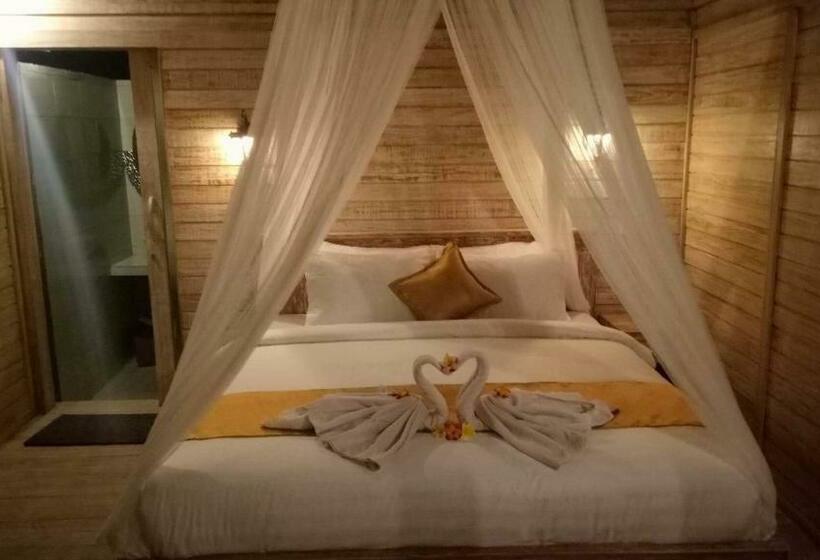 بنسيون Tiki Bar And More