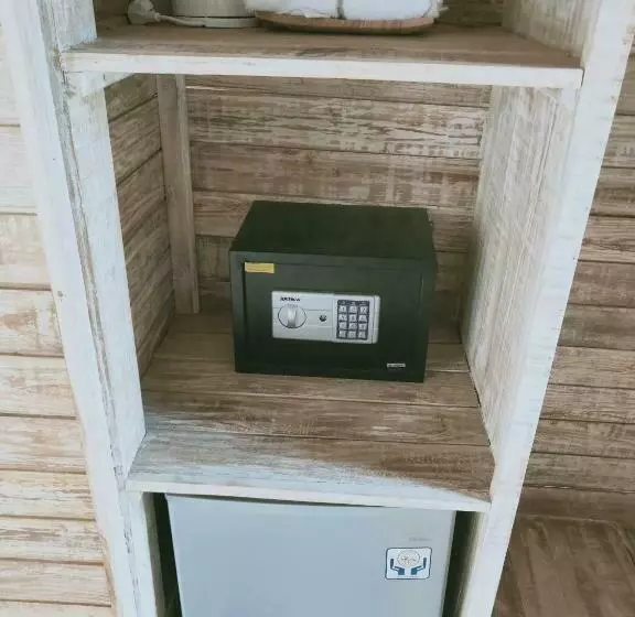پانسیون Tiki Bar And More