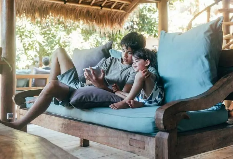 リゾートホテル Flowers & Fire Yoga Garden