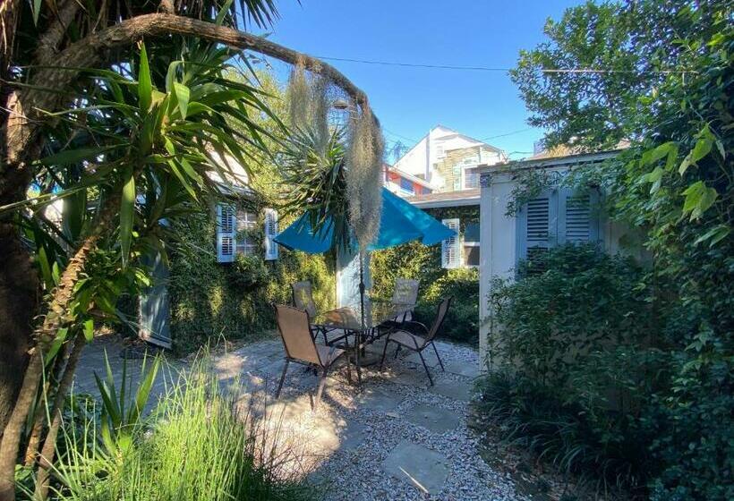 호스텔 Antonine Apartment Upper Garden District