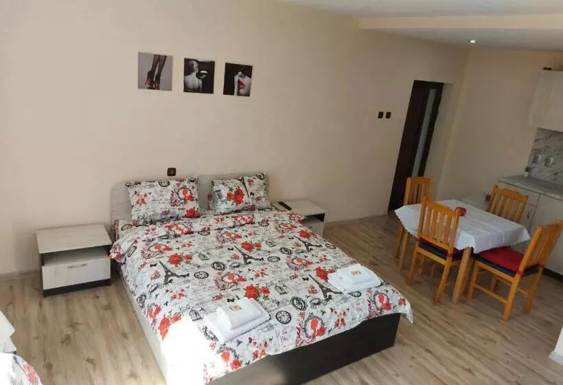 ペンション Bubolina House