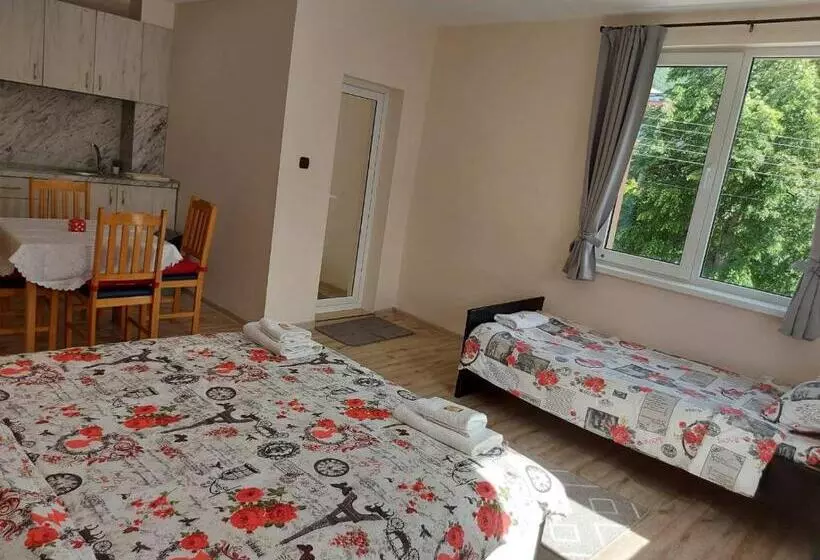 ペンション Bubolina House