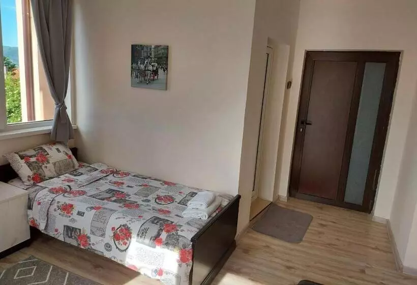 ペンション Bubolina House