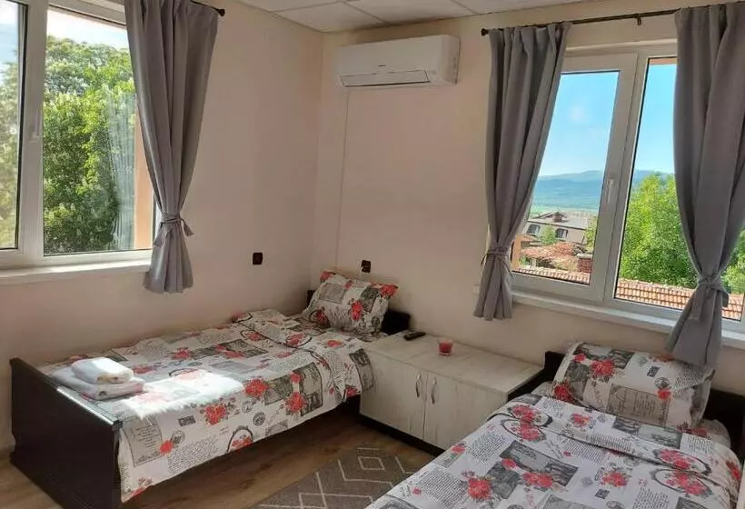 ペンション Bubolina House