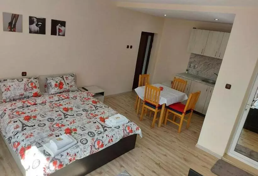 ペンション Bubolina House