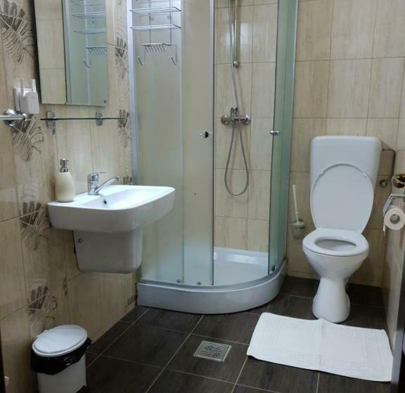 بنسيون Casa Cu Pridvor