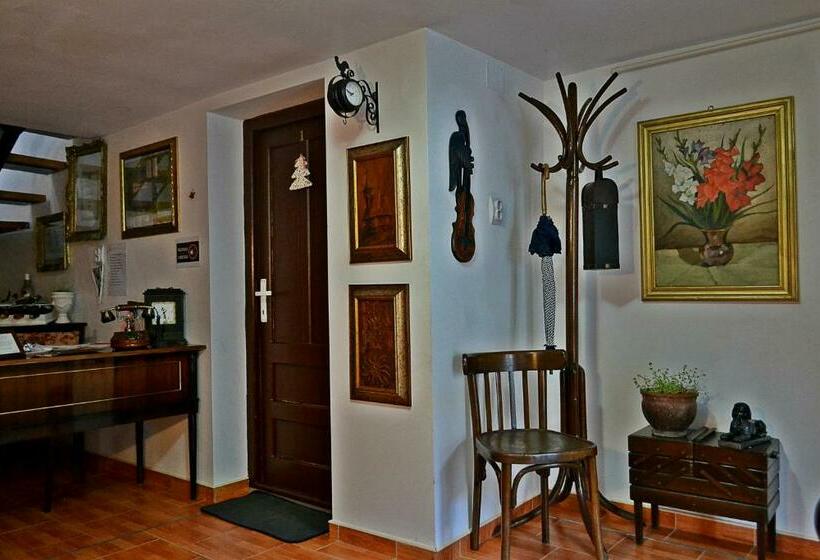 پانسیون Casa Nobilium