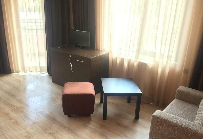 פנסיון Family Hotel Neliya