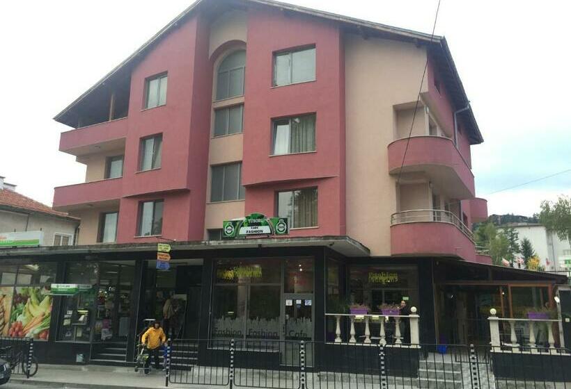 פנסיון Family Hotel Neliya