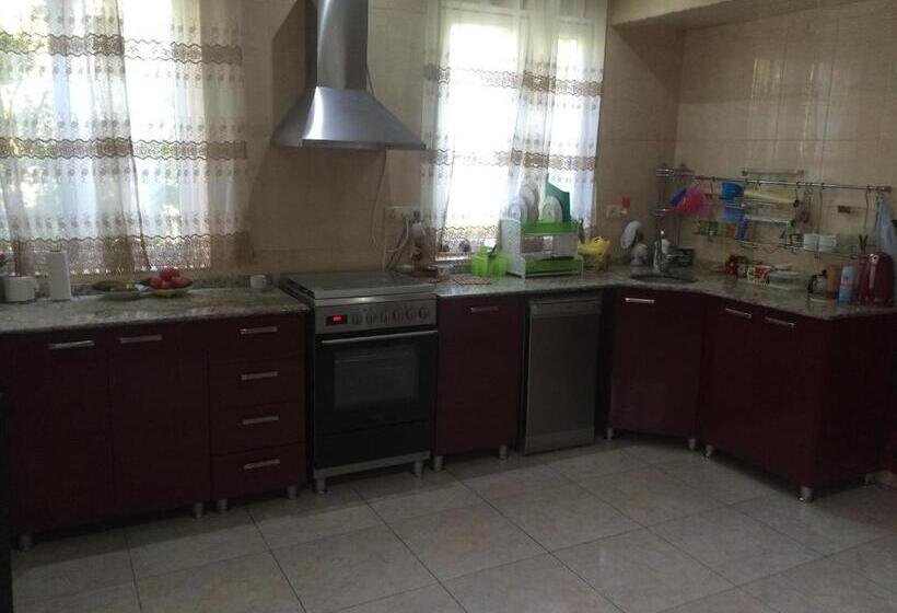 پانسیون Guest House Nadejda