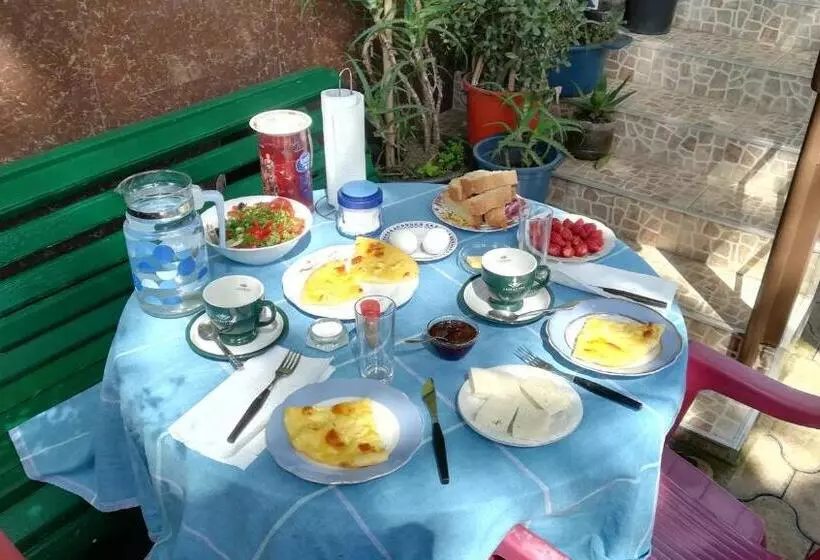 پانسیون Guest House Nadejda