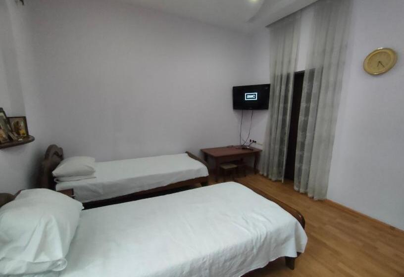 پانسیون Guest House Nadejda