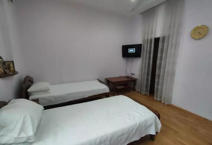 پانسیون Guest House Nadejda