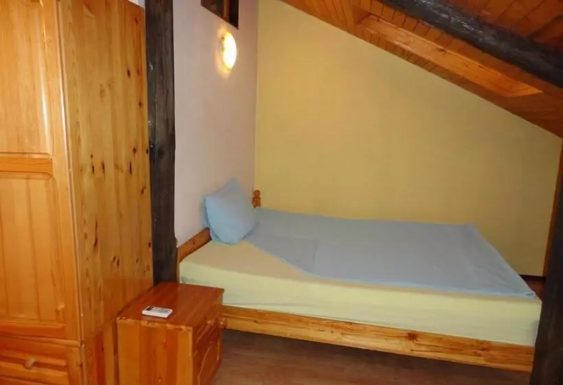 پانسیون Guest House The House