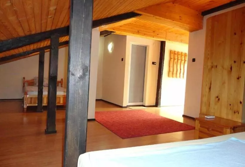 پانسیون Guest House The House
