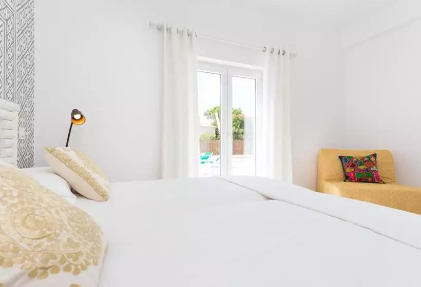 Pensão Guesthouse Our House