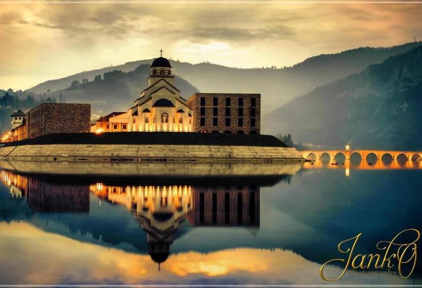 پانسیون Guesthouse Ušće