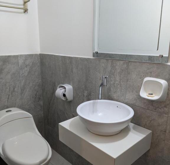 Pension Manakin Hostal & Resto