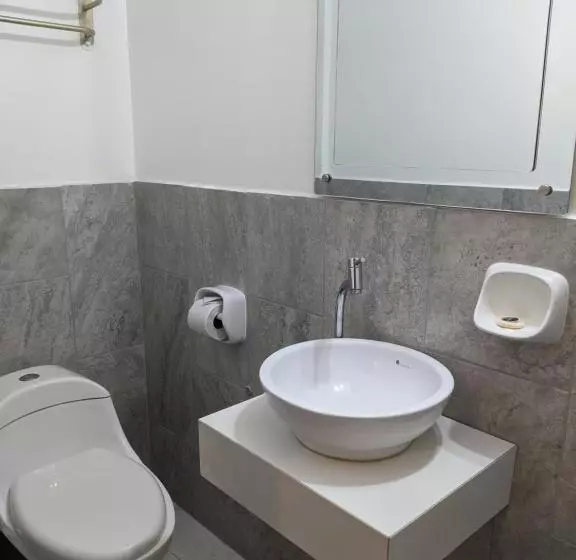 پانسیون Manakin Hostal & Resto