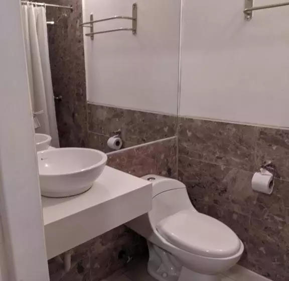 پانسیون Manakin Hostal & Resto