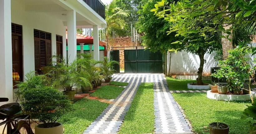 ペンション Kushan Guest