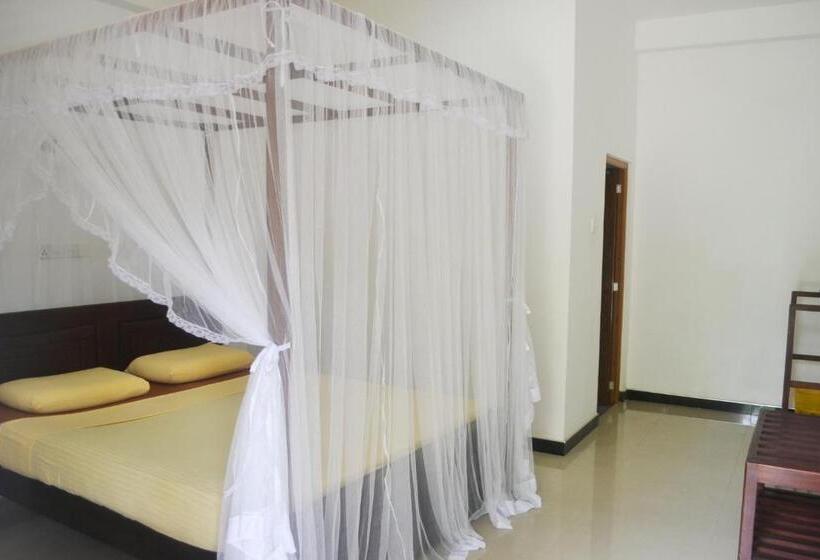 ペンション Kushan Guest