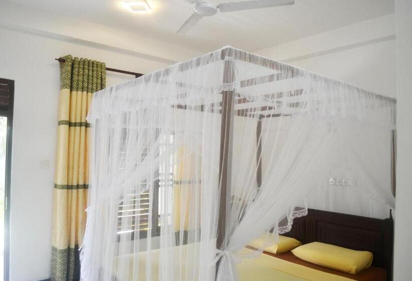 ペンション Kushan Guest