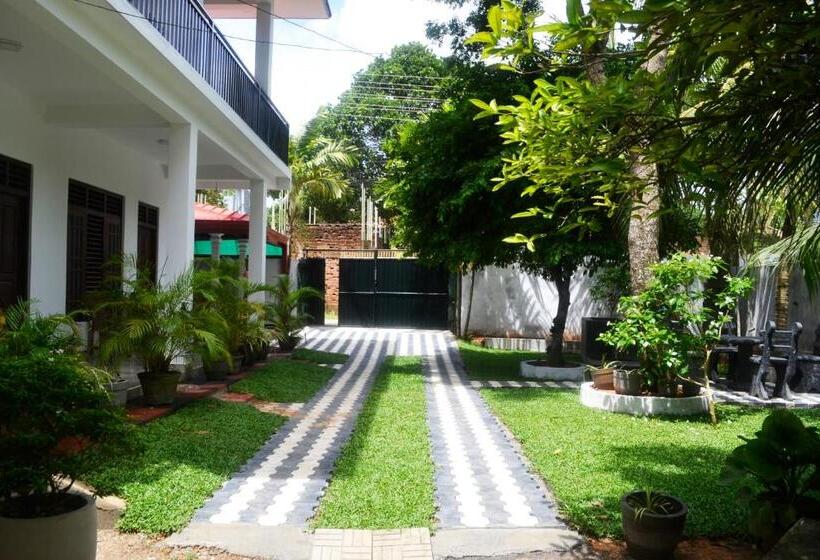 ペンション Kushan Guest