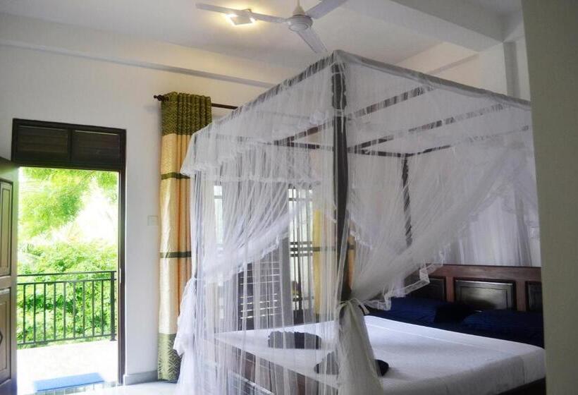 ペンション Kushan Guest