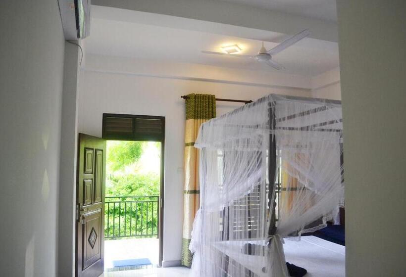 ペンション Kushan Guest