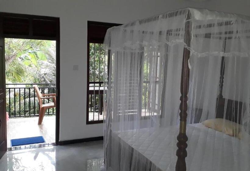 ペンション Kushan Guest