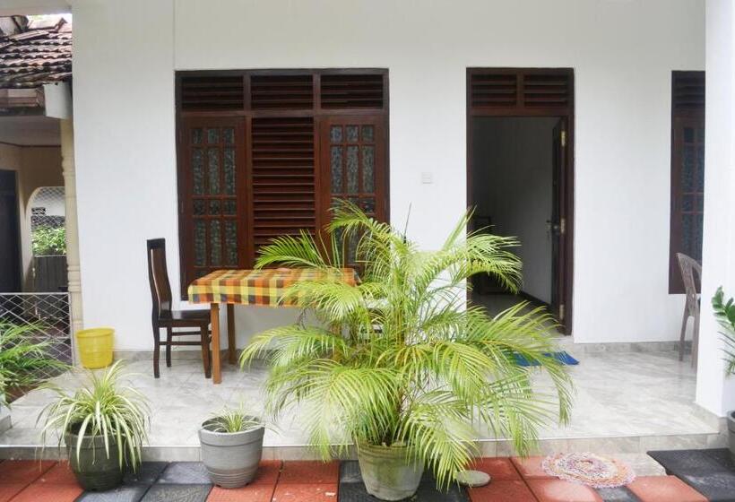 ペンション Kushan Guest