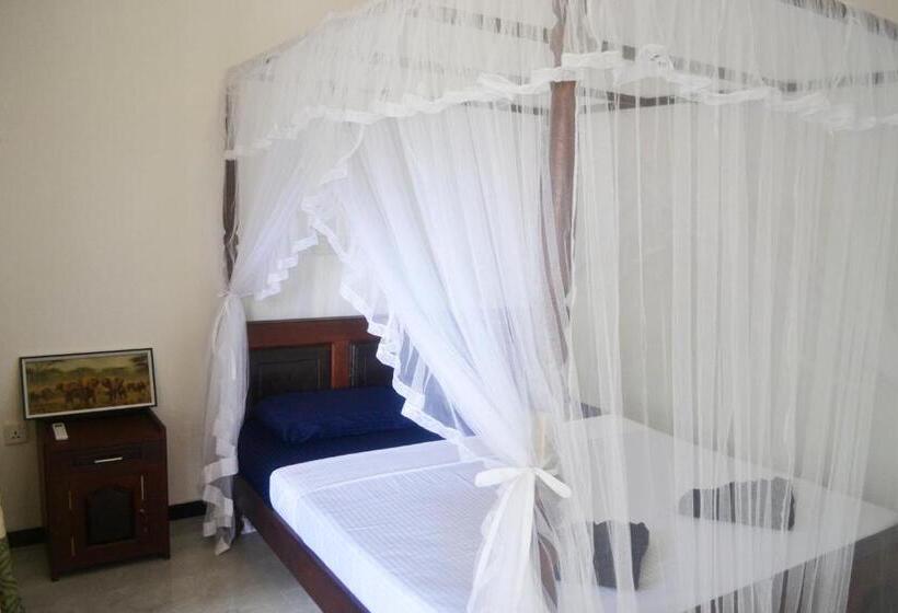 ペンション Kushan Guest