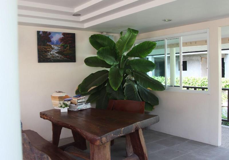 פנסיון Naiyang Seaview Place Resort